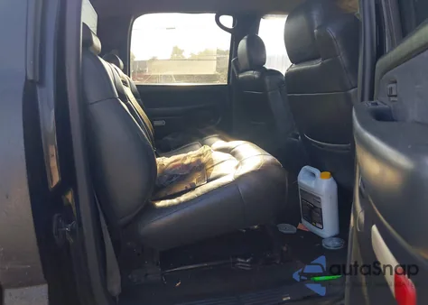 2002 Chevrolet Silverado 2500Hd Ls z USA, uszkodzony, nr VIN 1GCHK23142F227804